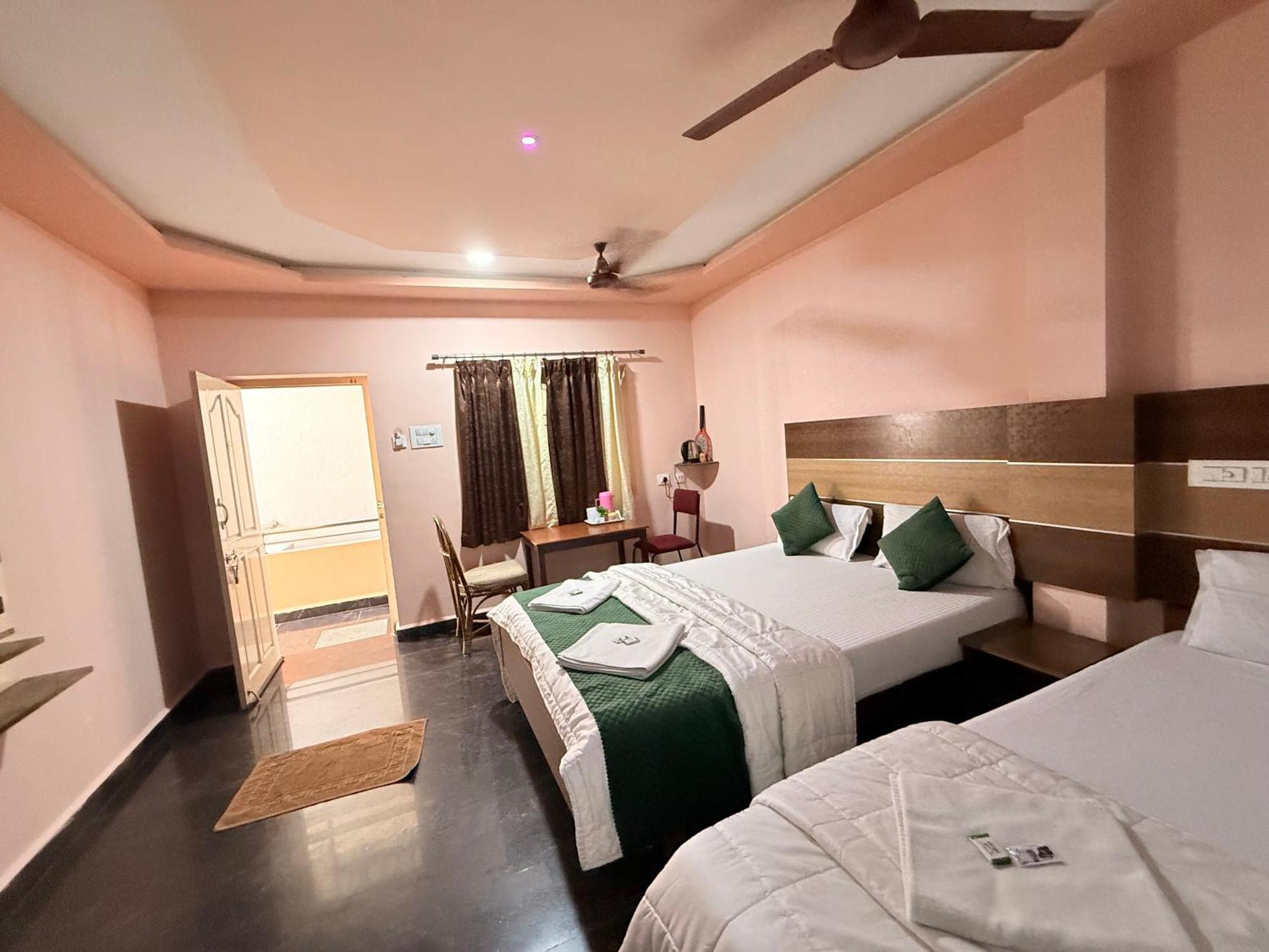 Sri Murugan Beach Paradise Hotel Mamallapuram Exterior foto